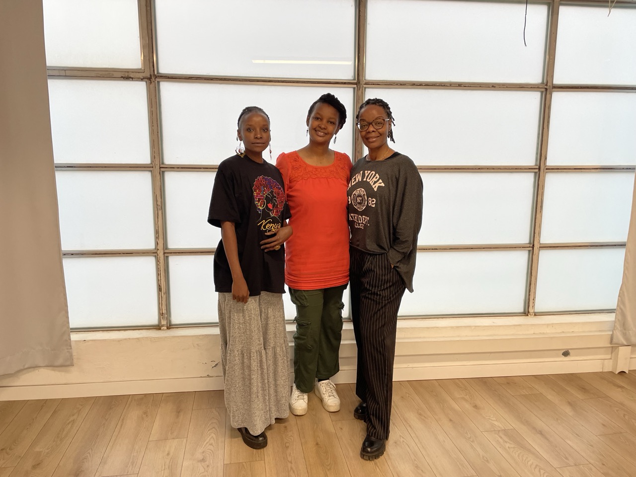 Gathoni Wawairura, Wanjiku Seest i Maria Thandie